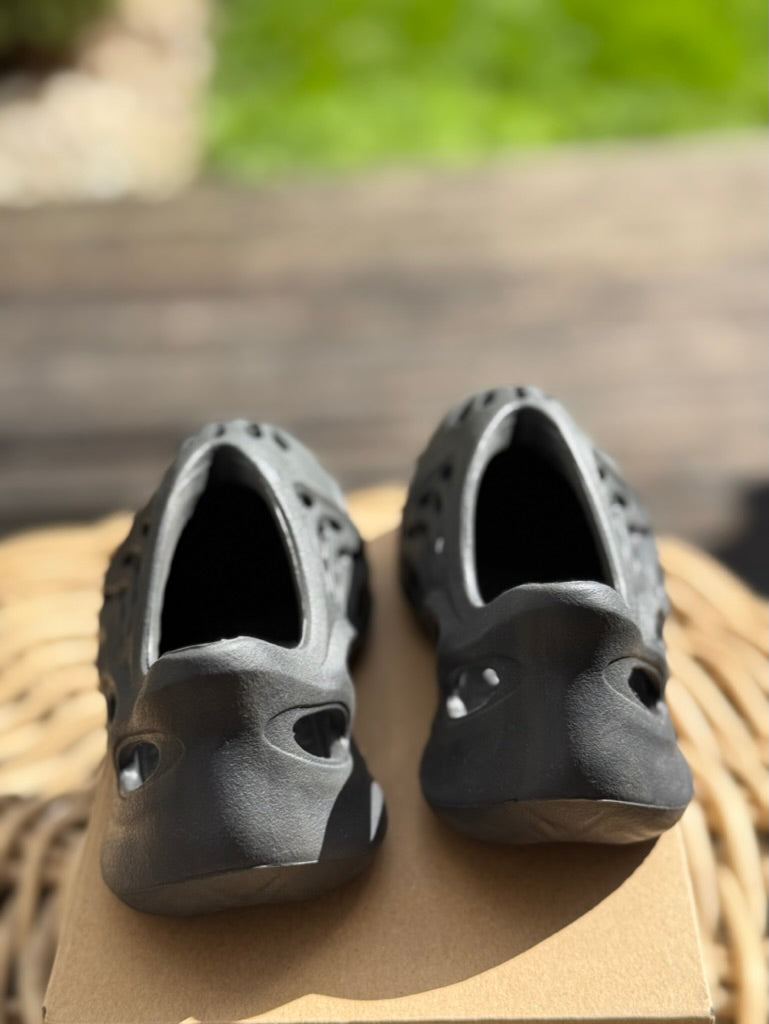 Tenisky dětské Yeeze FOAM onyx