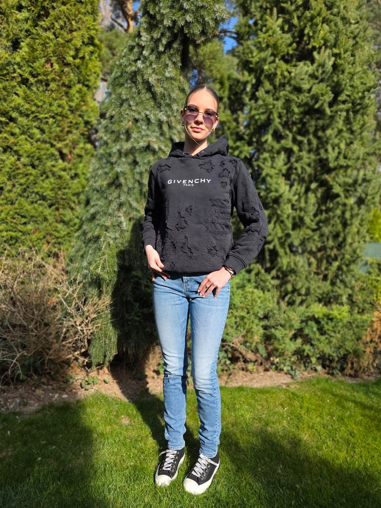mikina_givenchy_hoodie_trhany_vzhled_XS