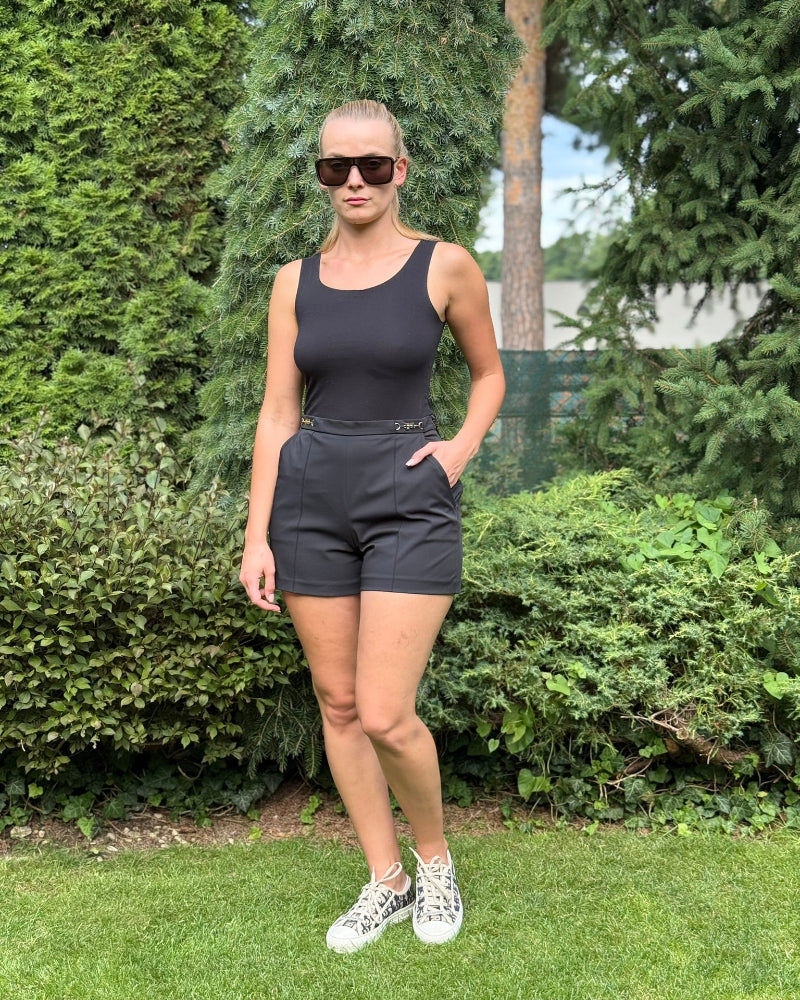 kratasy_elisabettaa_franchi_cerne_S