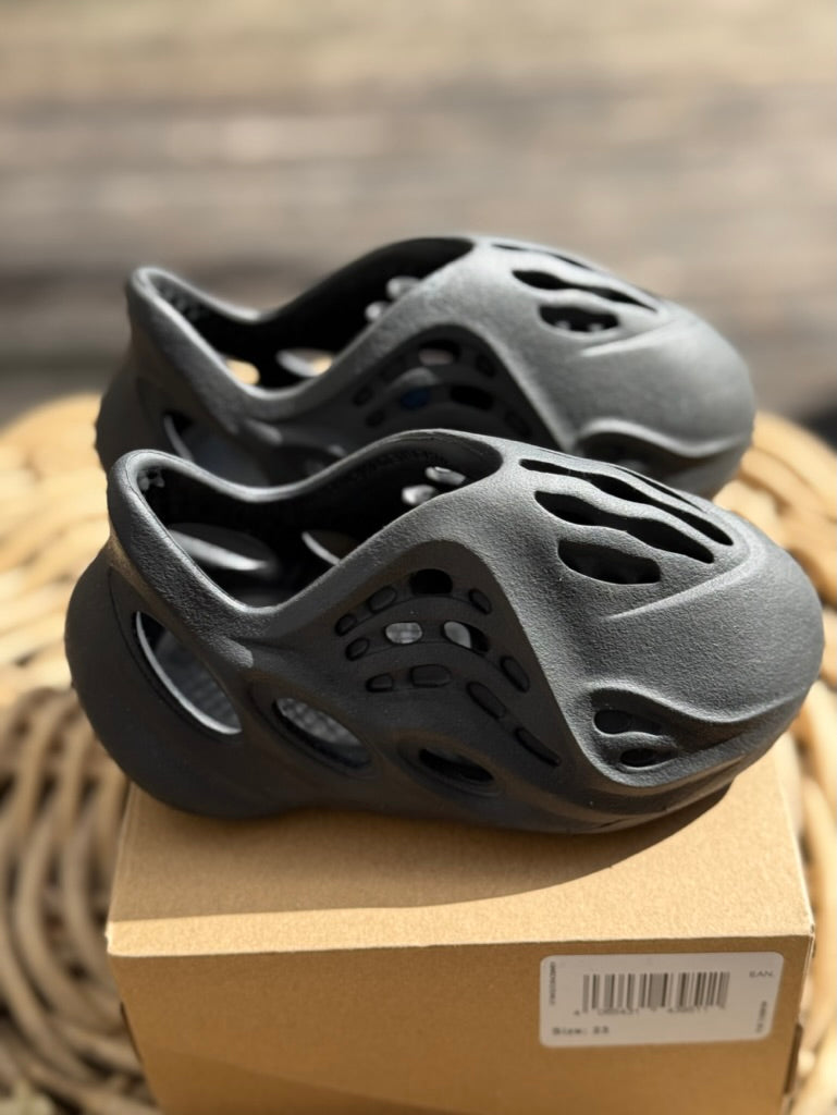 Tenisky dětské Yeeze FOAM onyx