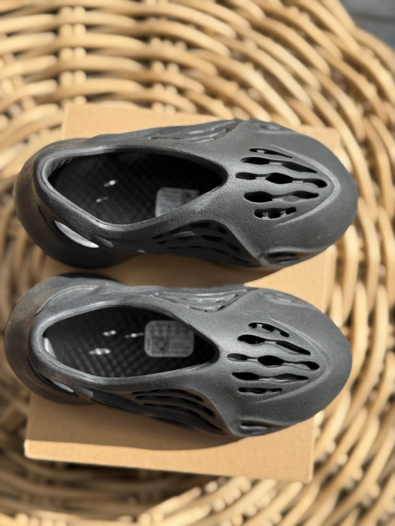 Tenisky dětské Yeeze FOAM onyx