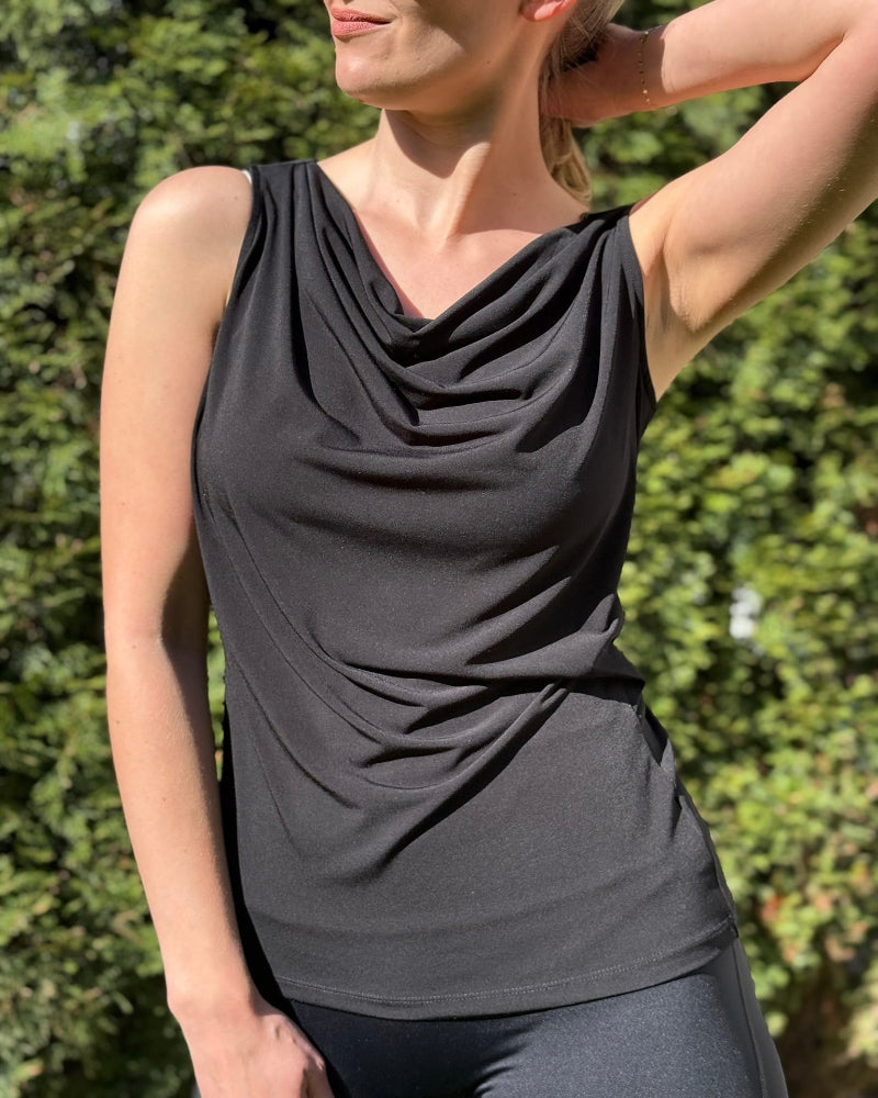 halenka_michael_kors_cerna_M