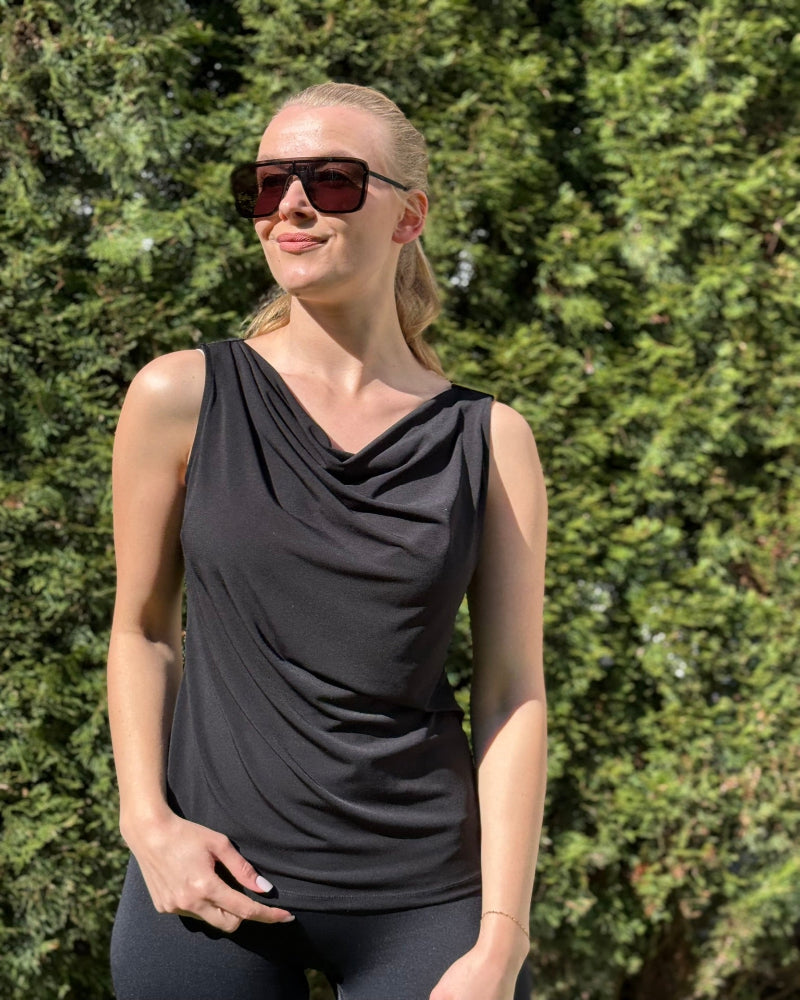 halenka_michael_kors_cerna_M