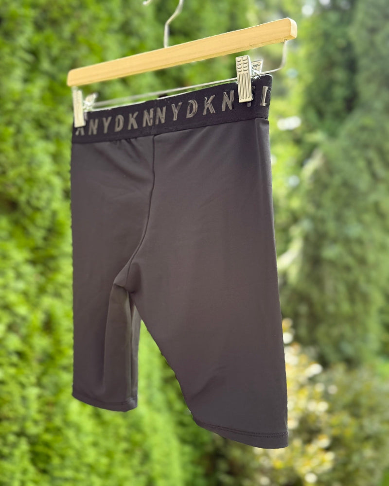 sortky_dkny_elasticke_kratke_damske