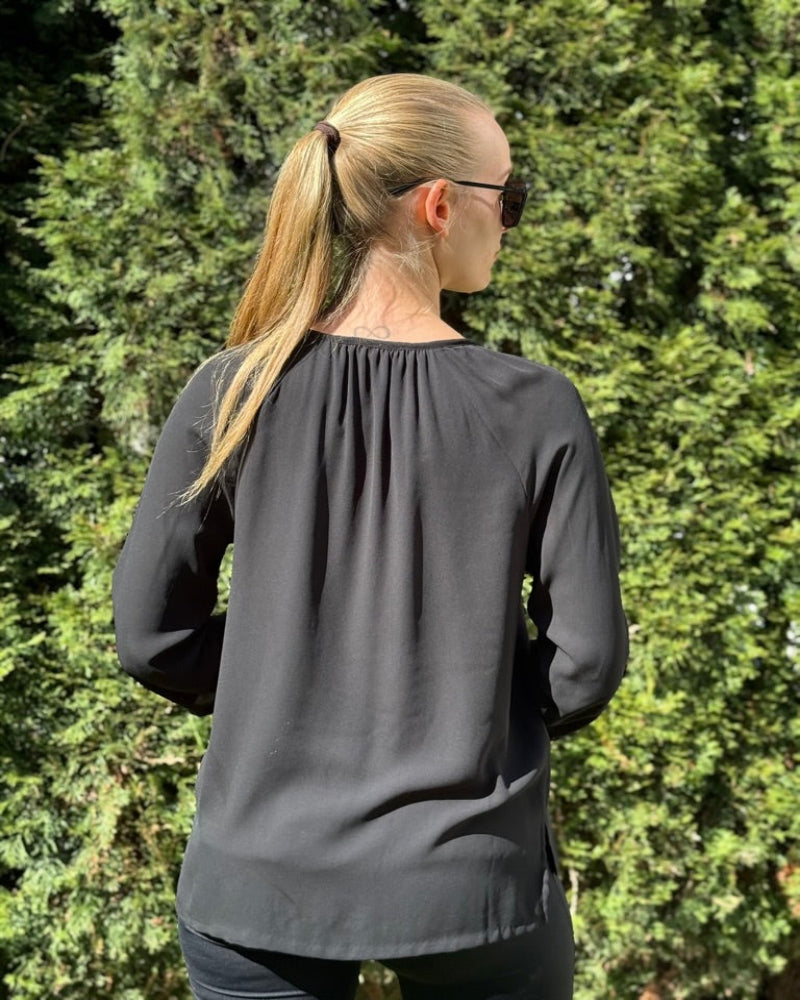 halenka_michael_kors_cerna_zlata_S