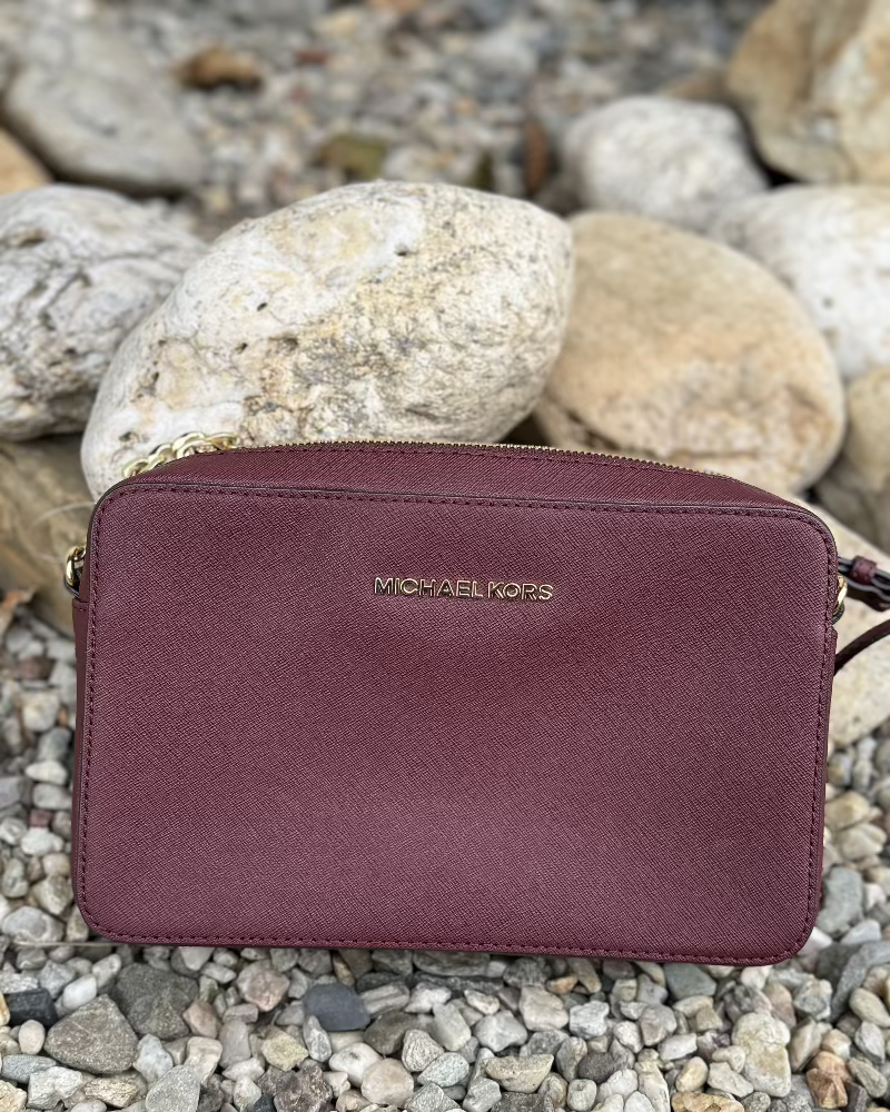 michael_kors_kabelka_jet_set_burgundy