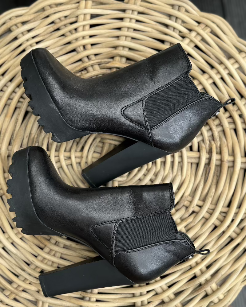 kozacky_guess_damske_kuze_podpatek