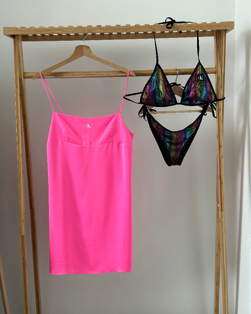 bikiny_calvin_klein_duhove