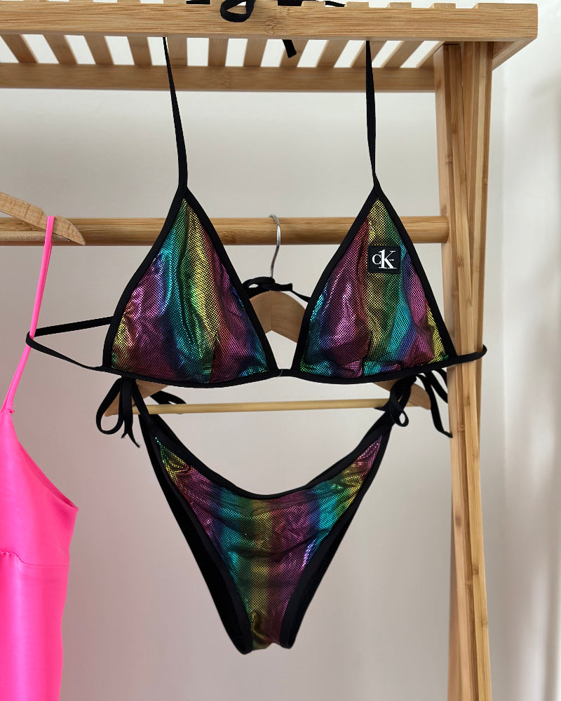 bikiny_calvin_klein_duhove