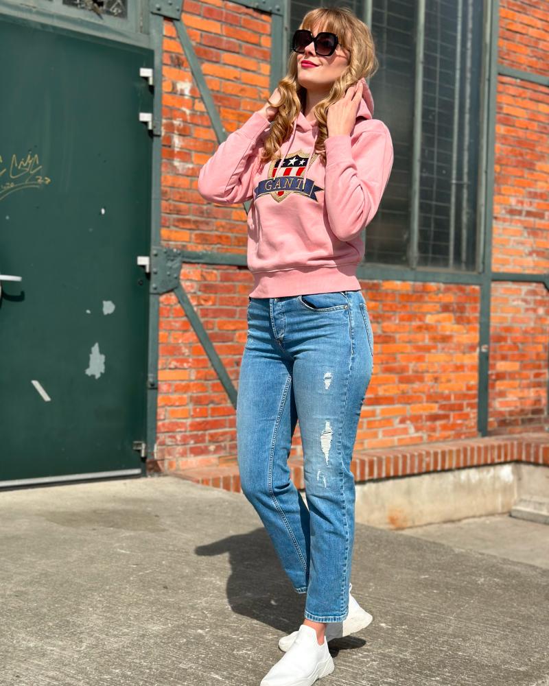 Women's sweatshirt Gant pink with a hood