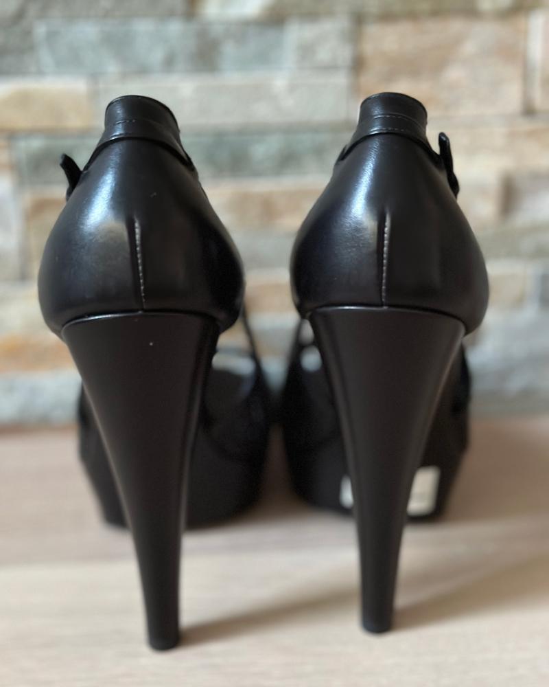 Yves Saint Laurent women's pumps
