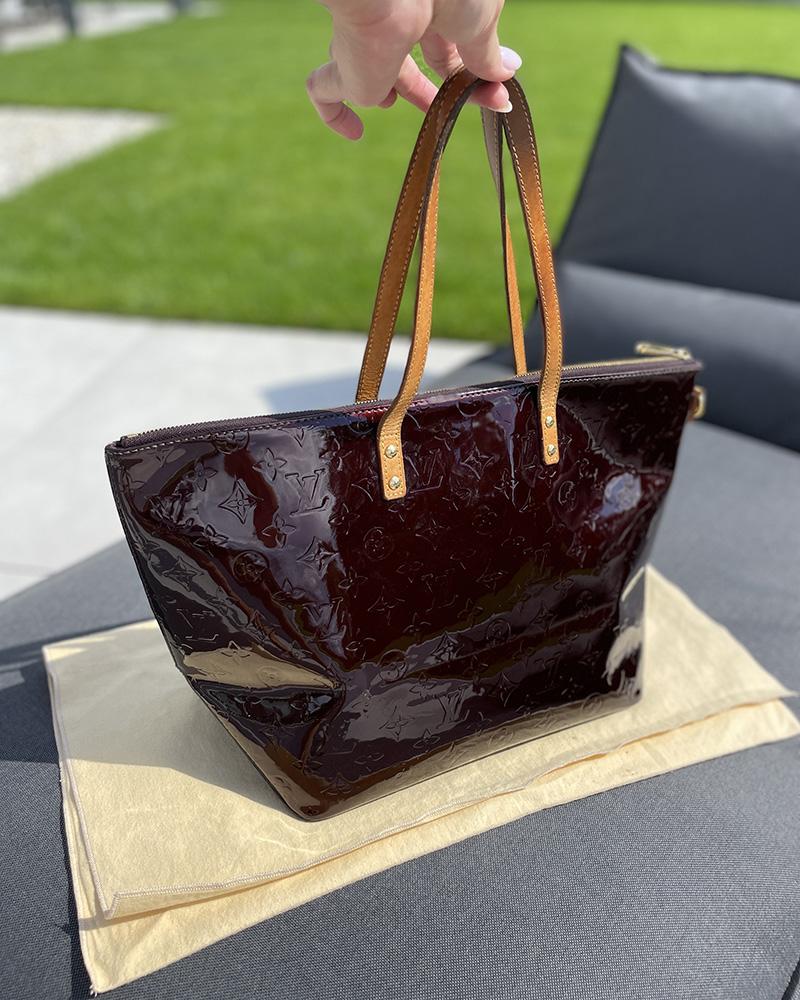 Kabelka dámská Louis Vuitton BELLEVUE vínová