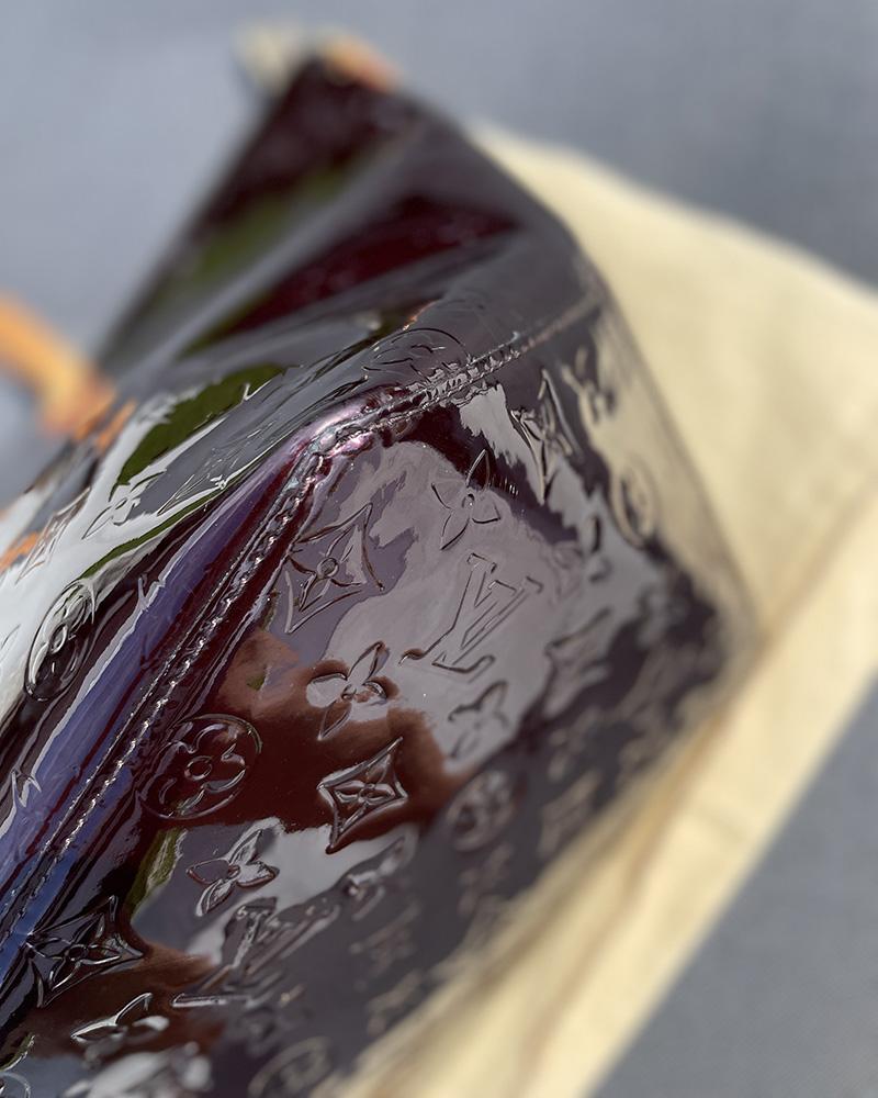 Kabelka dámská Louis Vuitton BELLEVUE vínová