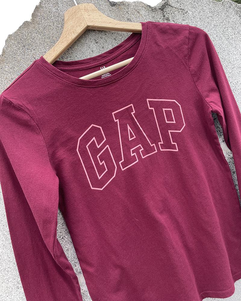 Gap children's t-shirt burgundy with an inscription
