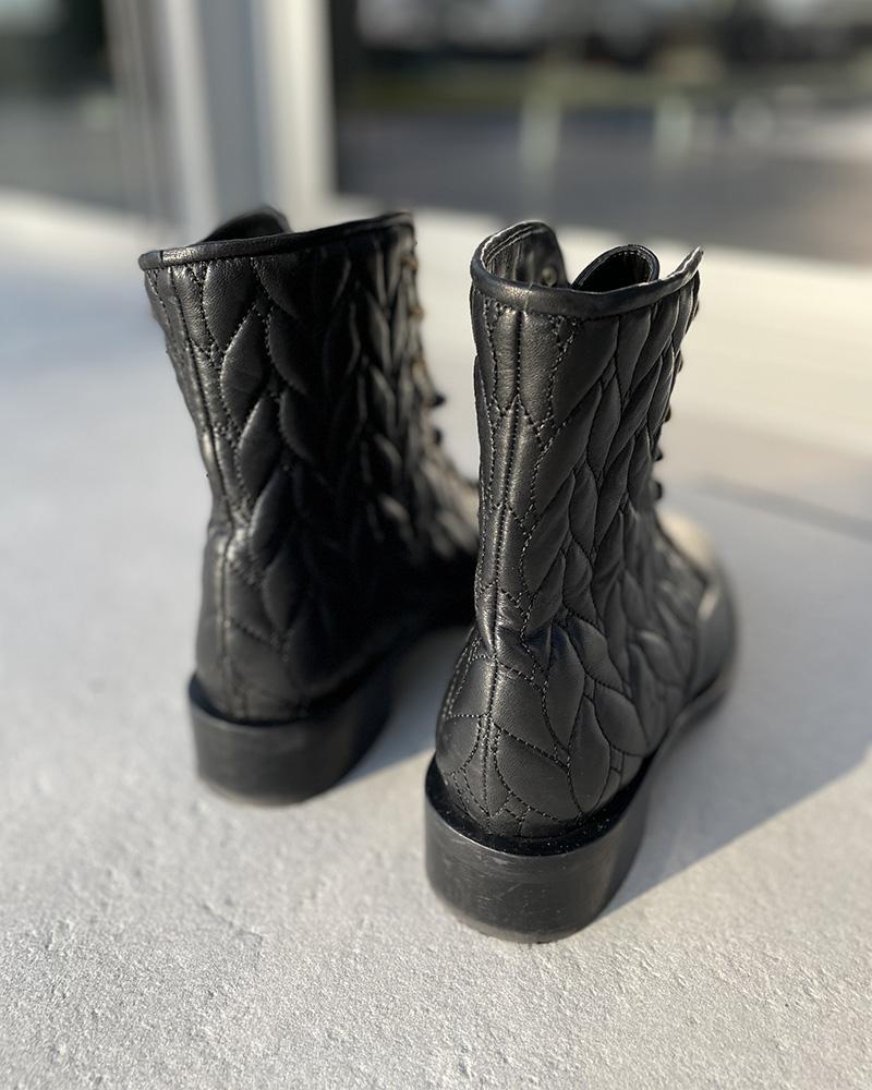 Women's shoes Stuart Weitzman black with pattern