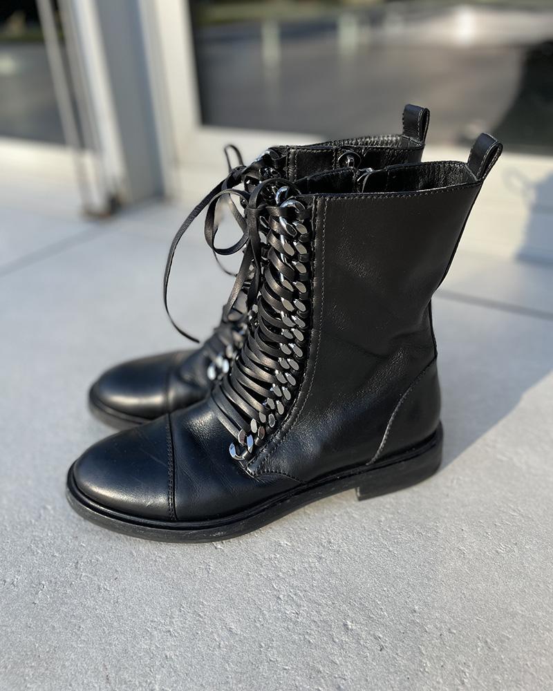 Boty dámské Casadei černé s řetízkem