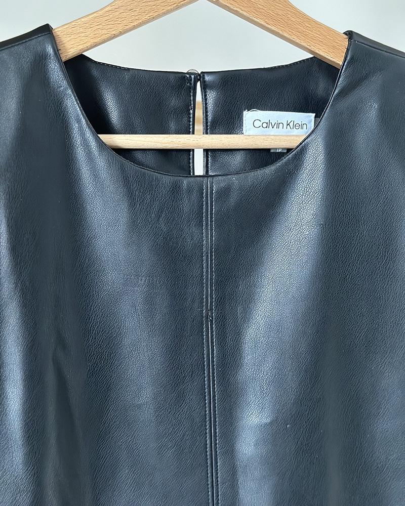 Halenka dámská Calvin Klein černá koženkového vzhledu