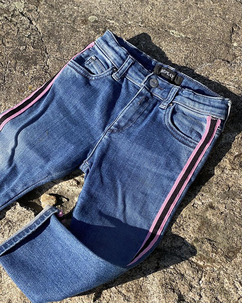 Džíny dětské Replay s růžovými pruhy