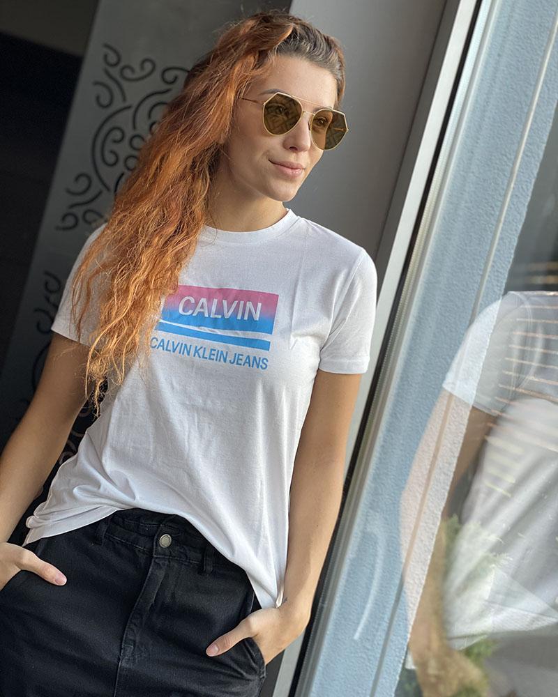 Triko dámské Calvin Klein bílé s pastelovým logem