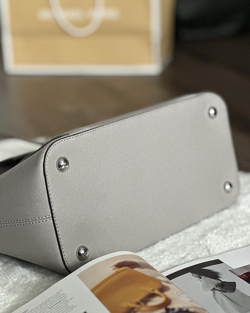 Kabelka dámská Michael Kors JET SET šedá