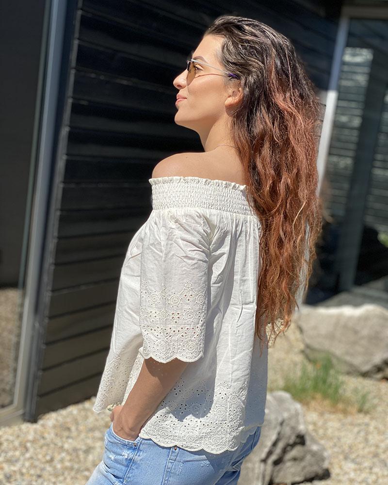 Halenka dámská Abercrombie & Fitch krémová