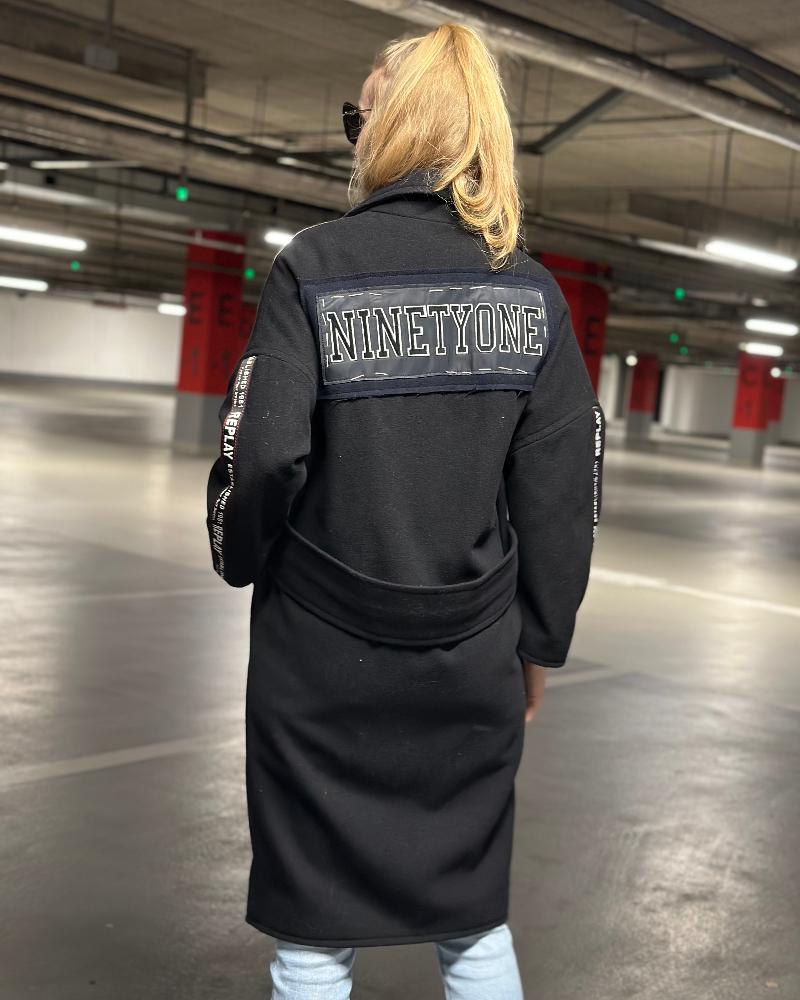 Kabát dámský Replay černý s nápisem