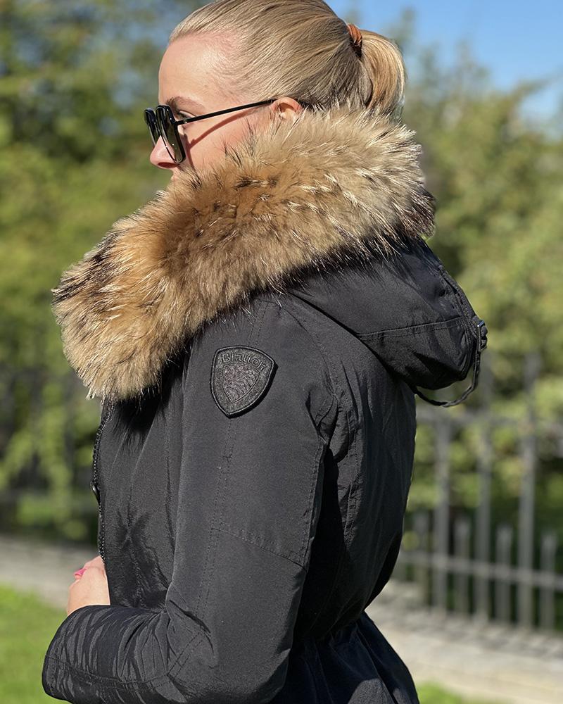 blauer_kabat_bunda_parka_cerna