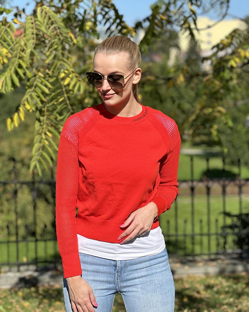 Svetr dámský Calvin Klein jeans červený s dírkovanými rukávy