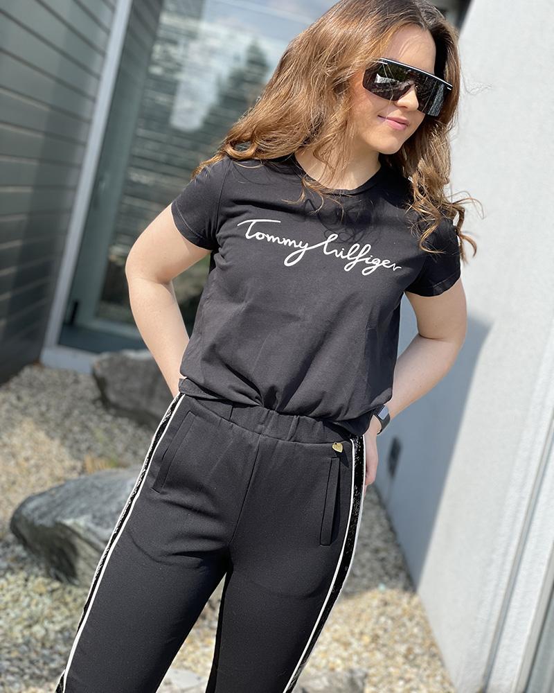 Triko dámské Tommy Hilfiger černé s nápisem