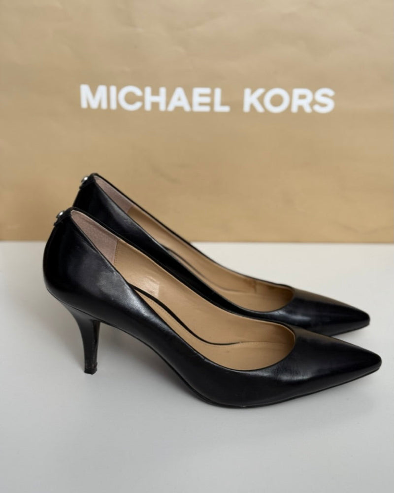 michael_kors_lodicky_kozene_podpatek