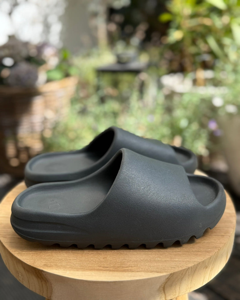 pantofle_adidas_yeezy_slides_granite_36