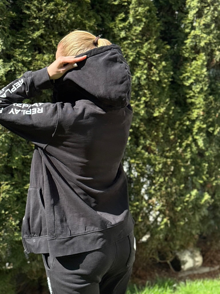 replay_teplakova_souprava_černa_M