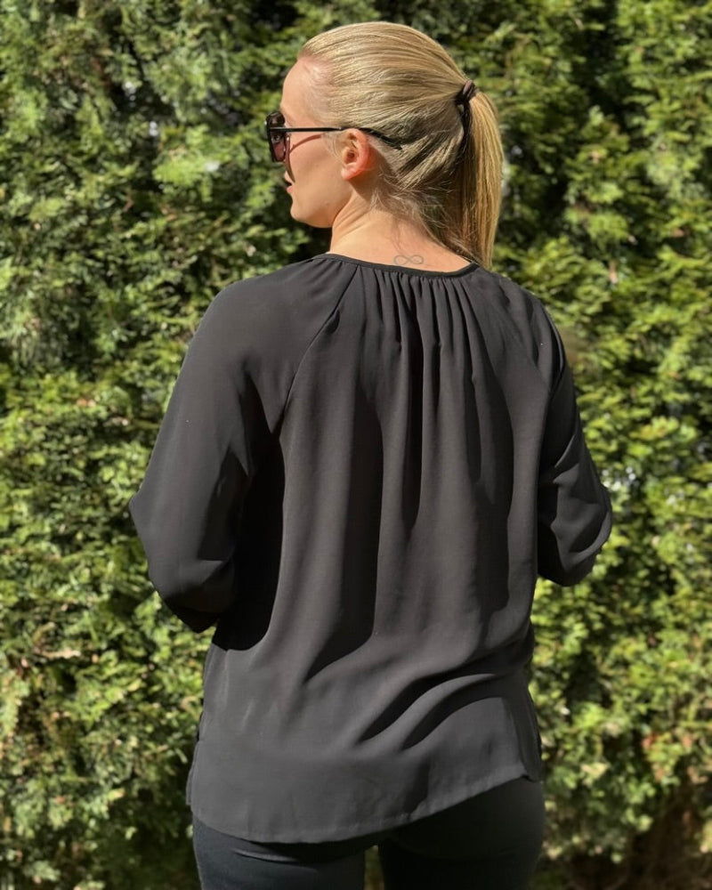 halenka_michael_kors_cerna_zlata_S