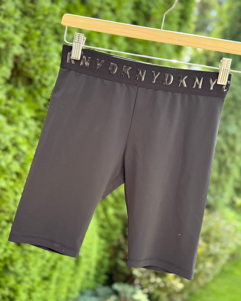sortky_dkny_elasticke_kratke_damske