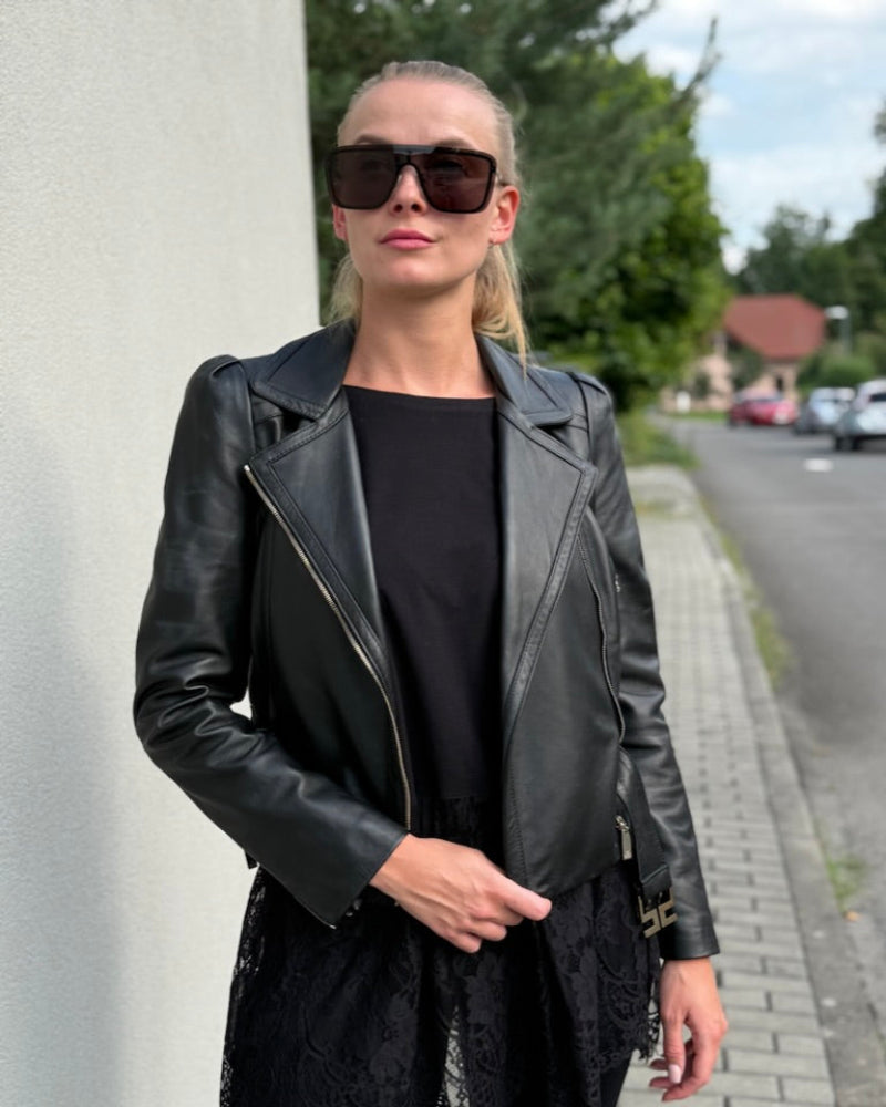 bunda_kuze_elisabetta_franchi_cerna_38