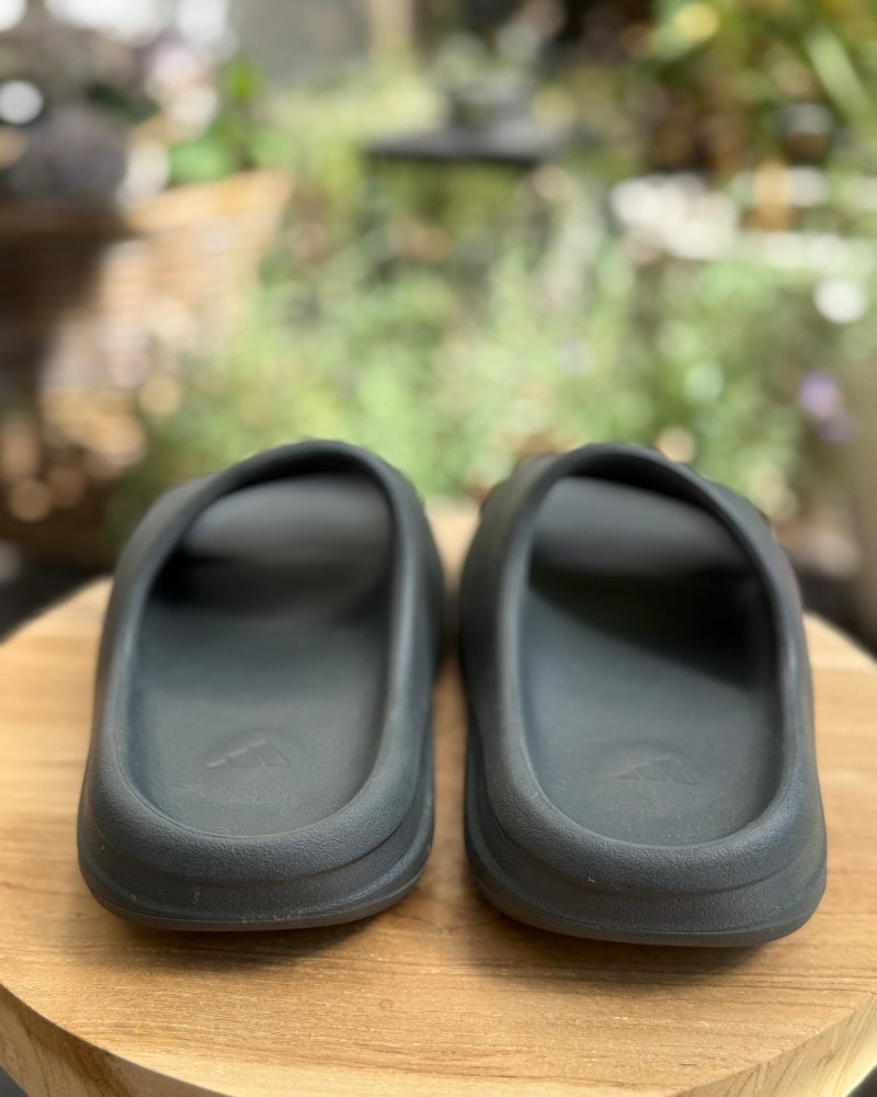 pantofle_adidas_yeezy_slides_granite_36
