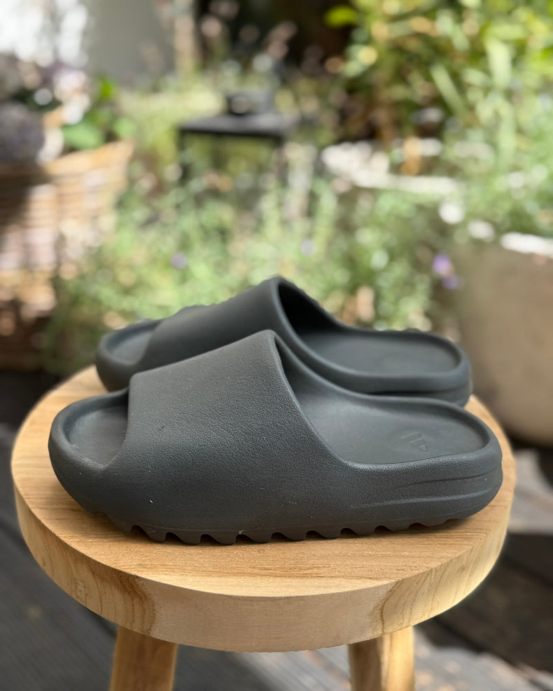 pantofle_adidas_yeezy_slides_granite_36