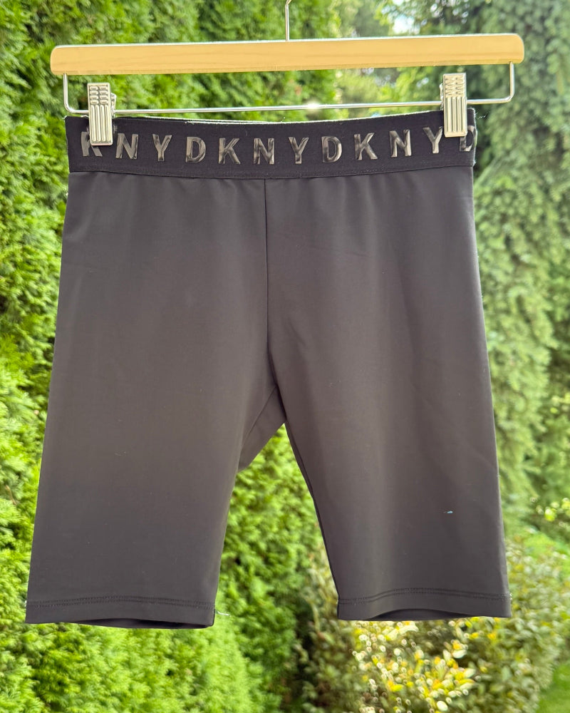 sortky_dkny_elasticke_kratke_damske