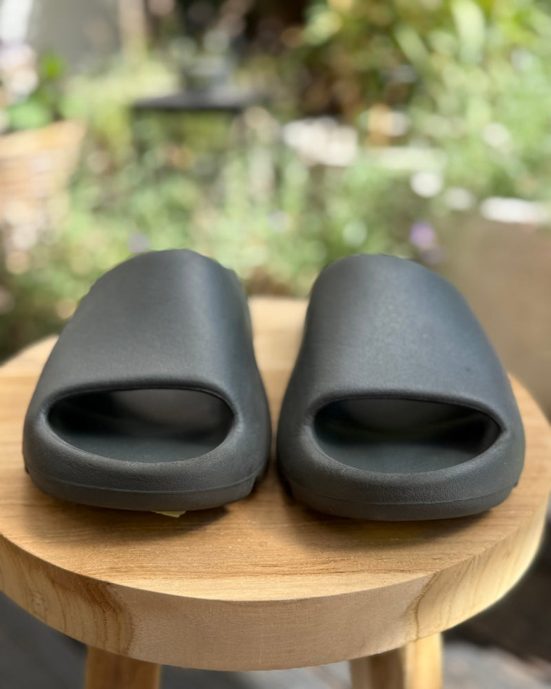 pantofle_adidas_yeezy_slides_granite_36