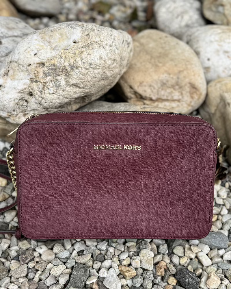 michael_kors_kabelka_jet_set_burgundy