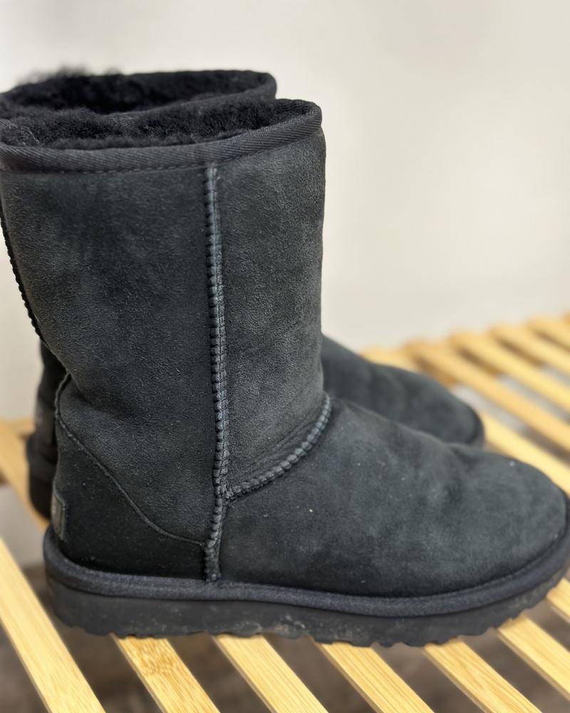 UGG children's boots black