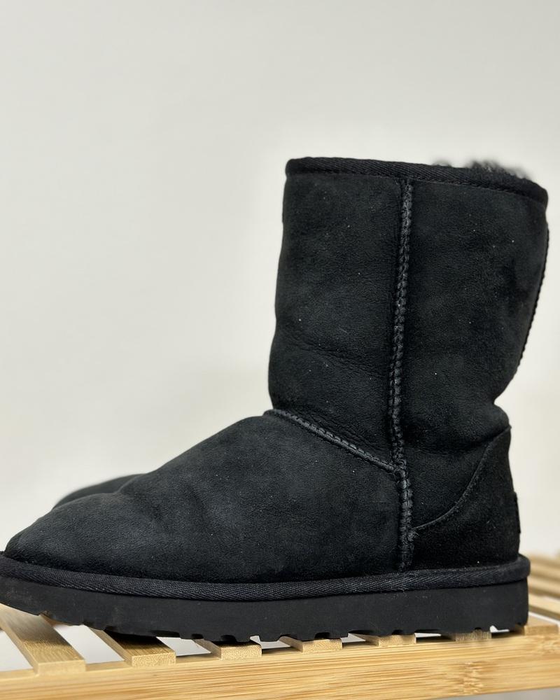 UGG children's boots black