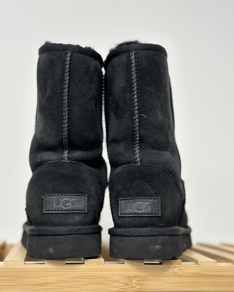 UGG children's boots black