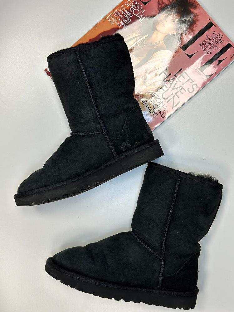 UGG children's boots black