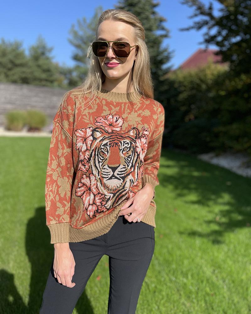 Women's sweater Twinset with a tiger