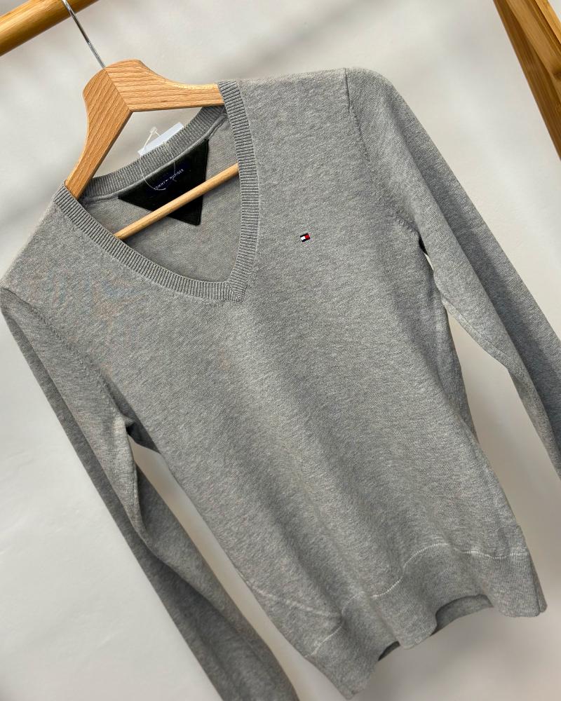 Gray Tommy Hilfiger women's sweater