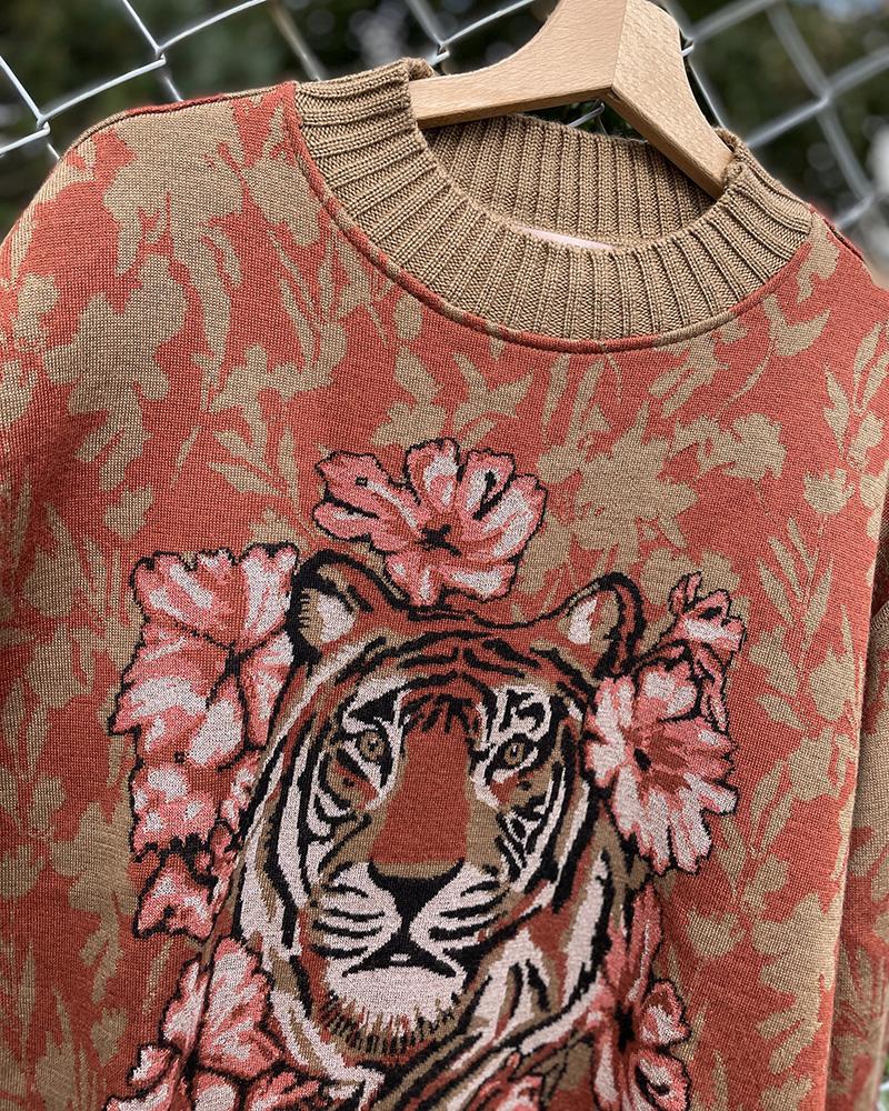 Women's sweater Twinset with a tiger